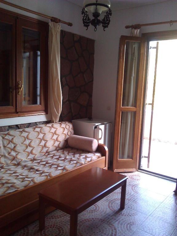 Lela Kaptani Eftalou Olive Grove Mithimna Bilik gambar
